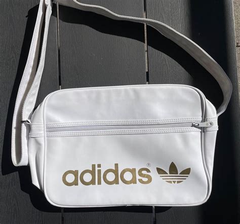 adidas adicolor airliner tasche weiß gold|airliner tasche adidas.